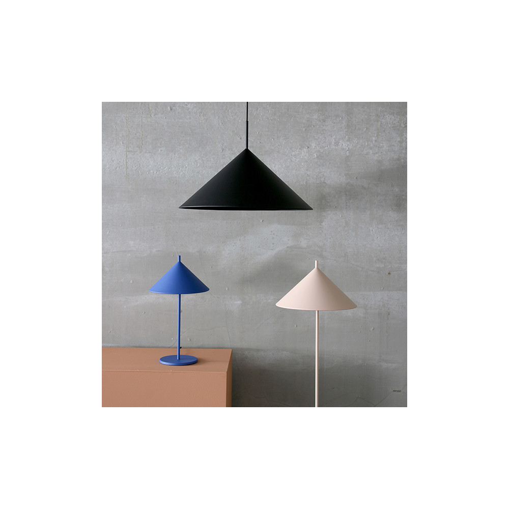 Lampe de table en métal triangle, Coloris Cobalt, Taille M, HK Living