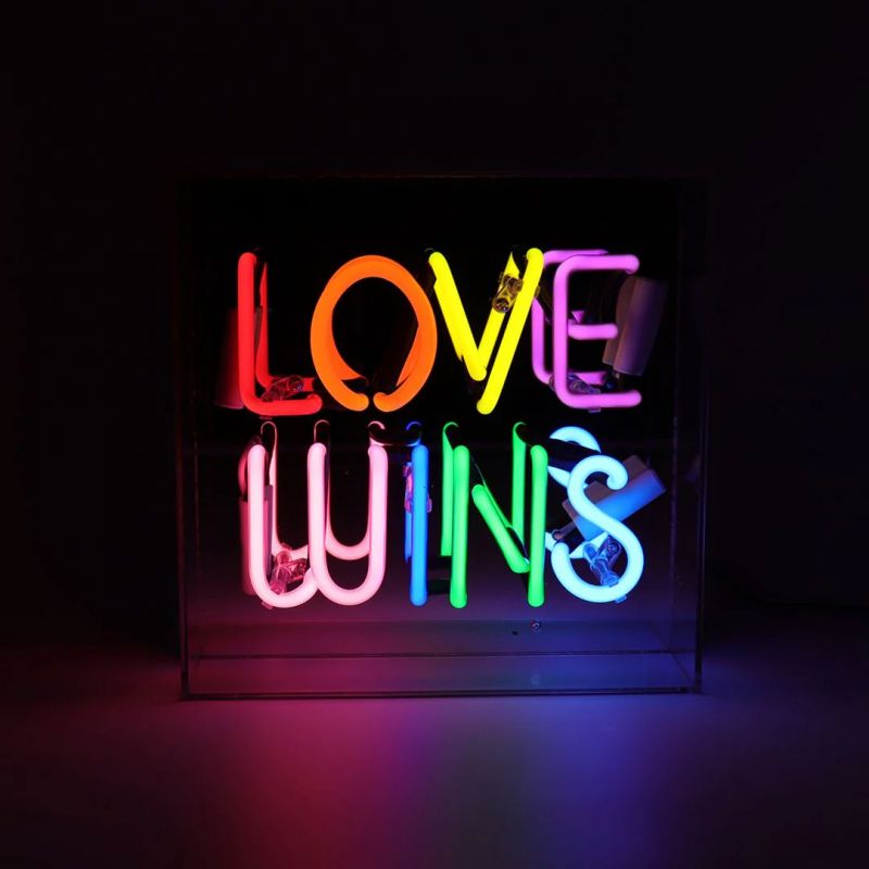 Love Wins, Tableau Led, Locomocean